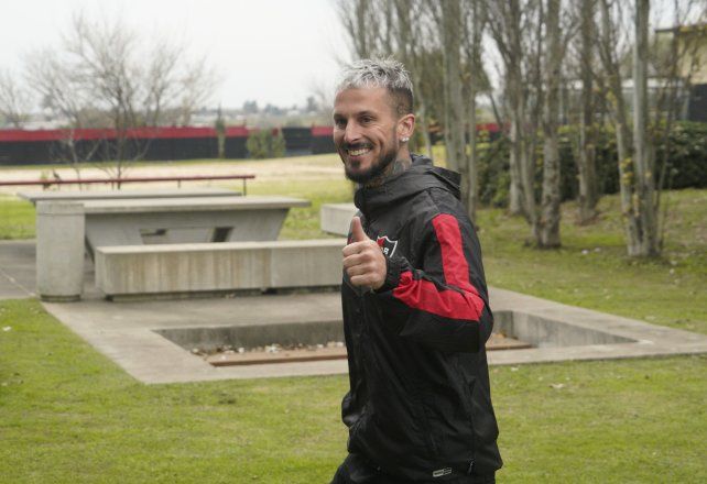 Todo okey. Ahora sí parece que se viene el estreno de Pipa Benedetto con la camiseta de Newell’s.