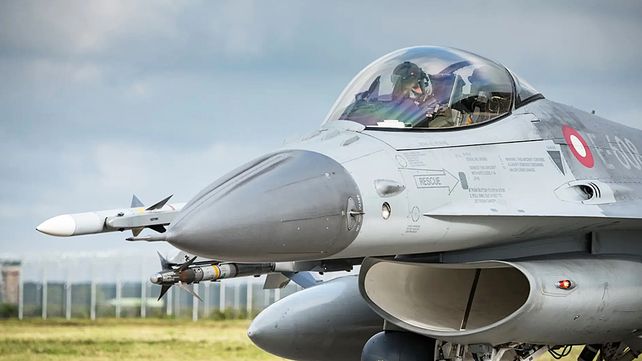 Argentina acordó con Dinamarca la compra de los 24 aviones supersónicos de EE.UU. El contrato es por 300 millones de dólares. Luis Petri dio detalles