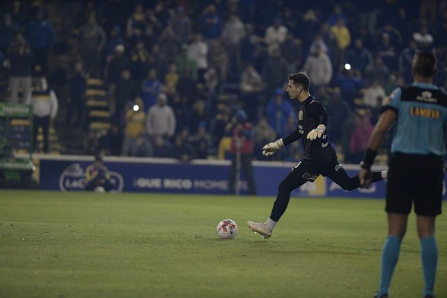 Central ganó de la mano de Pirulo y gracias a un gol de penal de Servio