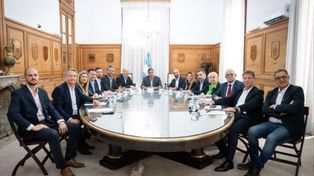 El Gobierno acordó con legisladores impulsar un proyecto en el Congreso para eliminar las jubilaciones de privilegio