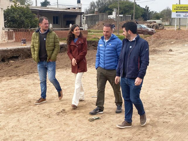 Las autoridades recorrieron la obra para supervisar los avances.