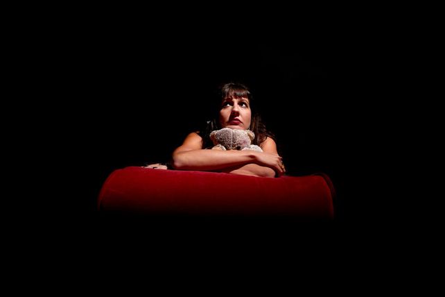 “Juegos de la Mente (dispositivo diván)” cierra el ciclo “El teatro abraza a Seba”.