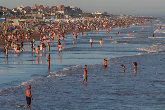 La Costa Atlántica se llenó de turistas en un momento de pleno desarrollo de ejemplares de tapiocas.
