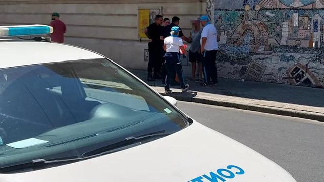 Detienen a un cuidacoches del centro rosarino por amenazas y extorsión