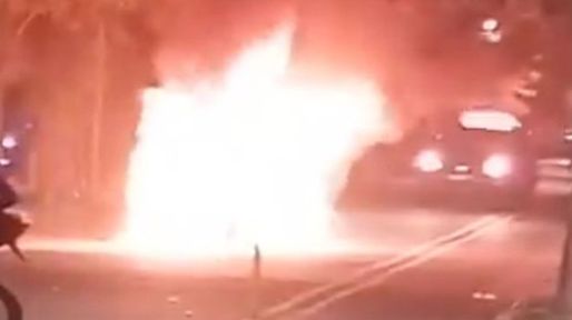 Violencia en Rosario: incendiaron al menos 13 vehículos y dejaron notas con amenazas