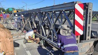 Puente Carretero: fue satisfactoria la prueba de carga y proceden con el desmontaje del Bailey