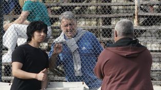 El Tata Gerardo Martino sige de cerca a Argentino, equipo dirigido por su hijo.