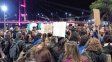 Una multitud de prestadores marcharon hacia el Puente Colgante por la crisis en el sistema de discapacidad