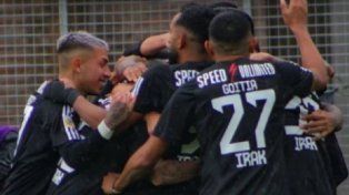 Riestra se impuso ante Platense y araña un lugar en los octavos de final.