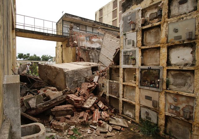 Clausuraron el Cementerio por un derrumbe en parte de la sección 126