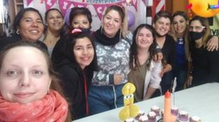 Una candidata a concejala festejó un cumpleaños con juguetes sexuales en un merendero