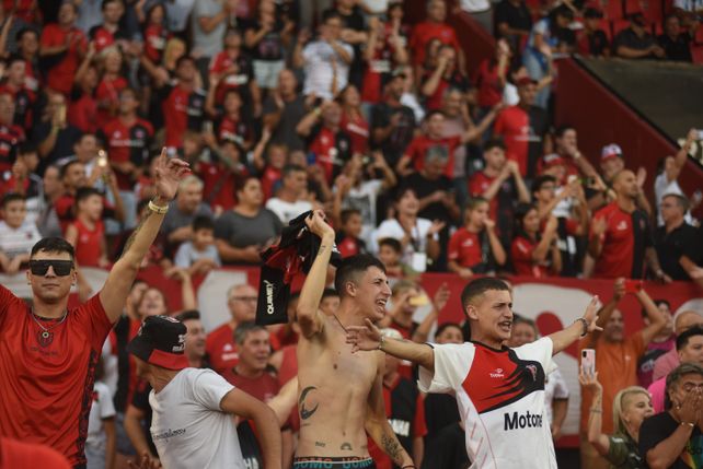 Los hinchas leprosos quieren aprovechar los caprichos del fixture para acompañar al equipo.
