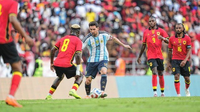 Argentina le ganó con comodidad a Angola en su último partido del año