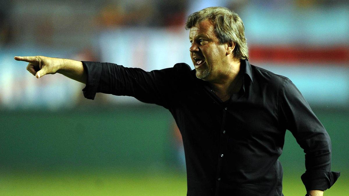 Atlético Tucumán desea retener a Zielinski como entrenador