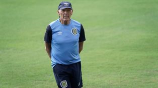 Miguel Angel Russo piensa en todo, en el partido con Riestra, pero también en de la Copa, contra Caracas.
