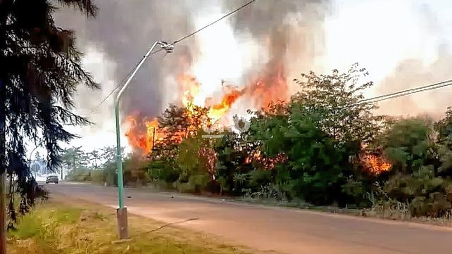 El fuego de los incendios amenaza a Santo Tomé.&nbsp;