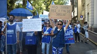 Pese al paro, empezaron las clases: tráfico intenso, Aurora y abrazo solidario