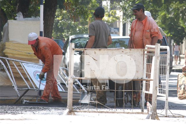 Se destinarán 30 millones de pesos a tapar baches de calles con hormigón