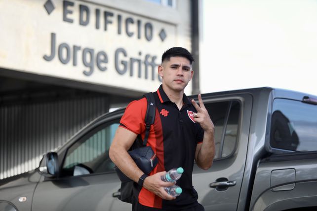 El defensor paraguayo Saúl Salcedo fue indultado y reaparecerá en la formación titular de Newells.