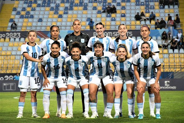 Las chicas argentinas fueron goleadas este sábado por las norteamericanas en Santiago de Chile.