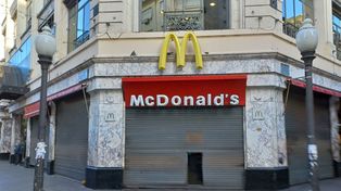 Por un desperfecto técnico, un principio de incendio se desató esta mañana en el McDonalds de San Martín y Córdoba