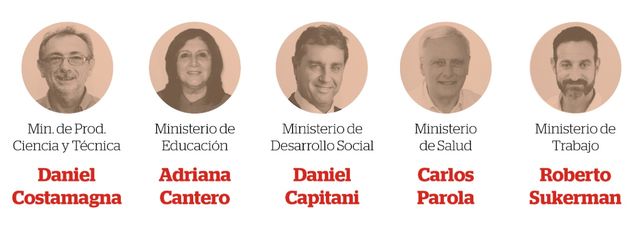 Perotti recibió los atributos de mando por parte de Miguel Lifschitz