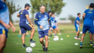 Ariel Holan tendrá poco tiempo antes de que su equipo salga a jugar el primer partido del semestre.