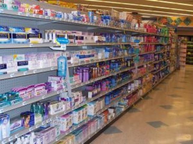 El secretario de Comercio afirmó que algunas personas compraron tres cajas de 800 tampones. Fue una corrida inducida por una operación mediática.