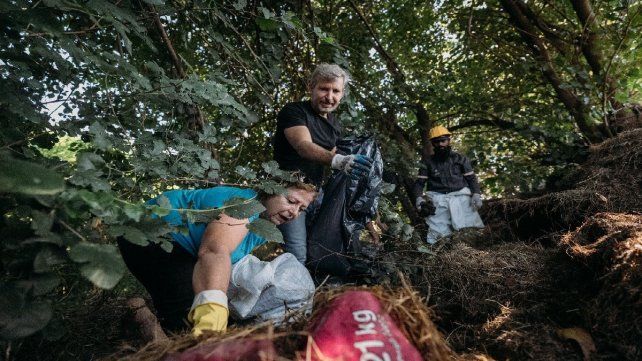 Limpieza del arroyo Las Tunas: Frigerio llamó a tomar conciencia sobre el cuidado del agua.