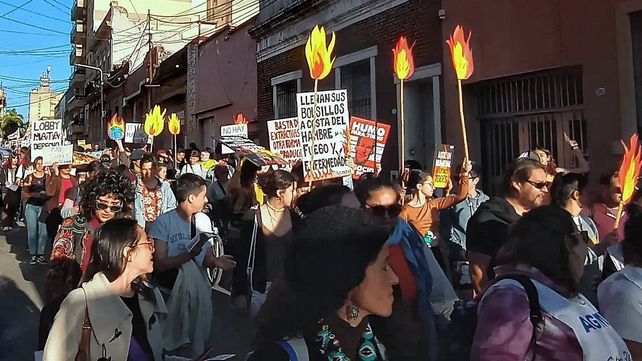 En Paraná marcharon por una Ley de Humedales consensuada.