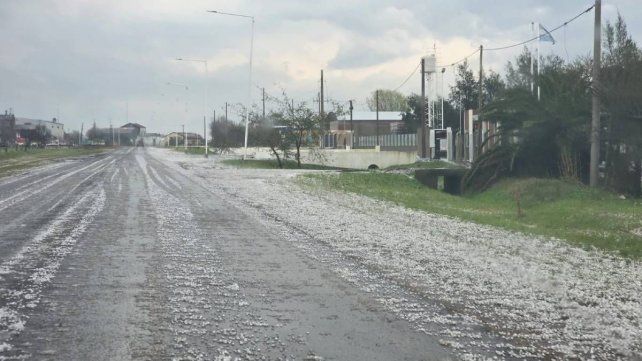 Intensa caída de granizo en General Ramírez y Aranguren