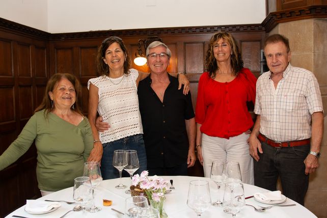 Ana María Ferrini ,Carolina Viotti, Aldo Ruetta, Mariana Buchinco y Arnoldo Gualino