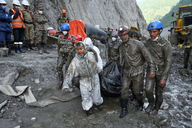 La tragedia de Nepal ya suma más de 1.450 muertos y unos 5.800 desaparecidos
