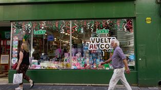 Mercado laboral. Las mayores bajas sectoriales se verificaron en comercio e industria, con una pérdida de 4.900 puestos en cada caso.