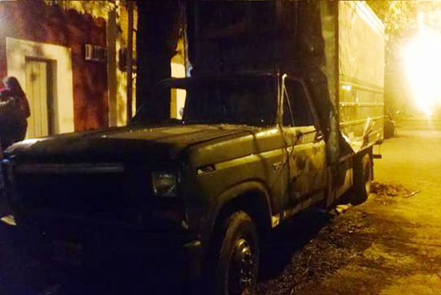 Tres nuevos vehículos fueron incendiados durante la madrugada en la ciudad