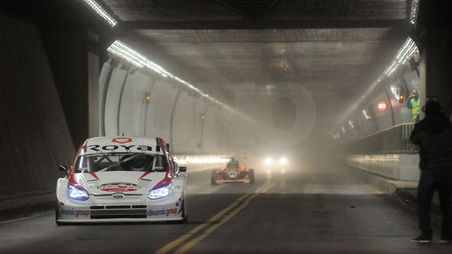 Los autos del Súper TC2000 aceleraron en el interior del Túnel Los autos del Súper TC2000 aceleraron en el interior del Túnel