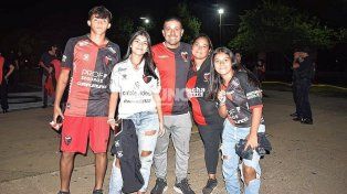 Todo el color de los hinchas de Colón para el partido ante Nueva Chicago