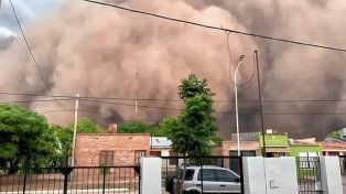 Chaco: impresionante tormenta de polvo cubrió varios pueblos