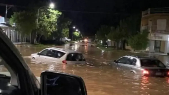 Las lluvias anegaron el 60 por ciento del casco urbano de Villa Minetti.
