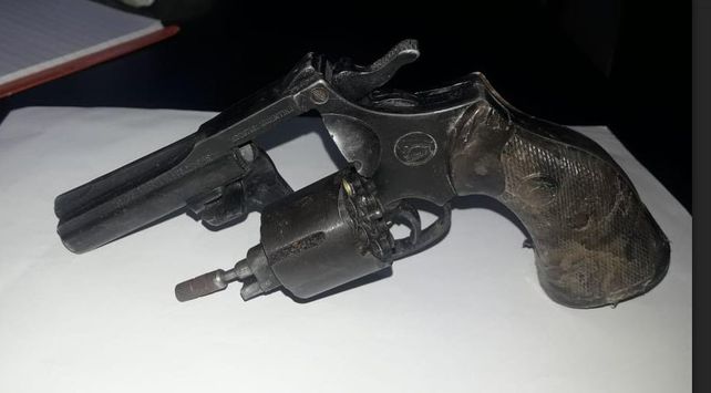 Revólver