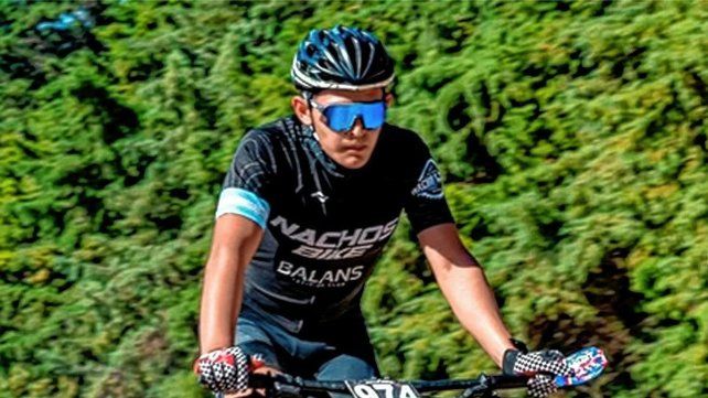 Un ciclista y deportista destacado fue baleado en pleno centro de Rosario del Tala.