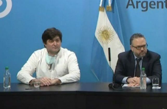 Gabriel Delgado junto al ministro de&nbsp;Producci&oacute;n de la Naci&oacute;n