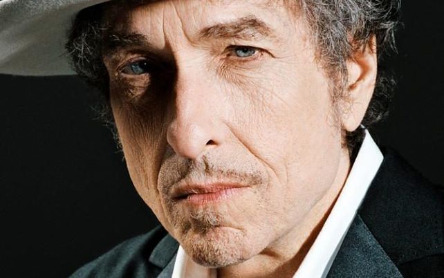 Misterio. Dylan no dejó claro por qué eludió los llamados de la Academia durante semanas.