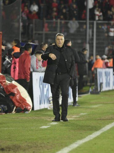 Kudelka: Mis rivales directos son los de arriba y queremos a Newells en zonas altas