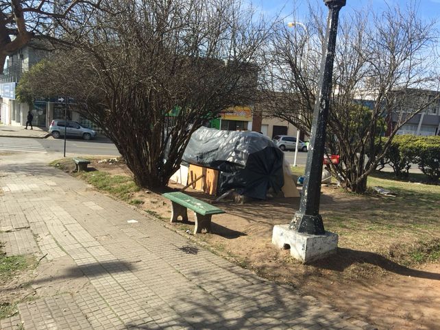 Delfina y Susana, invisibles en medio de la avenida