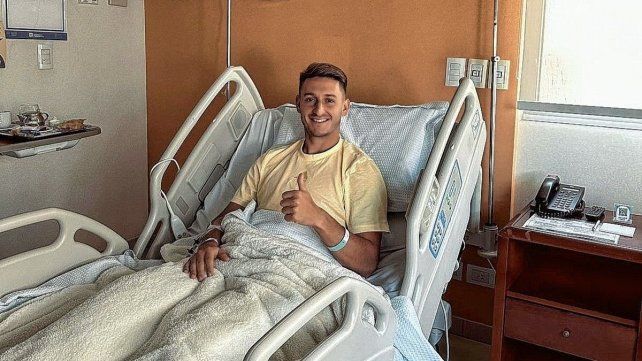 Matías Giménez tras la intervención quirúrgica.
