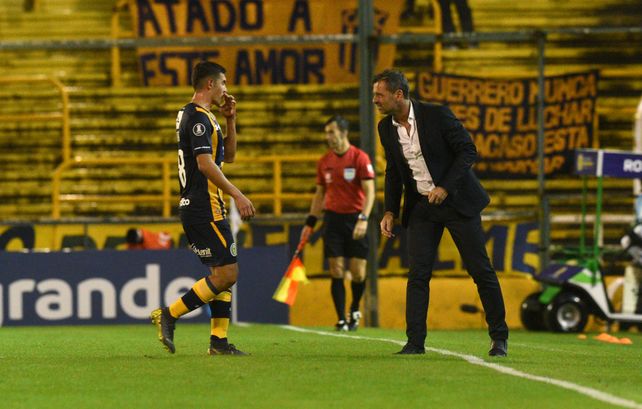 Jonás Aguirre es duda para la final con Boca