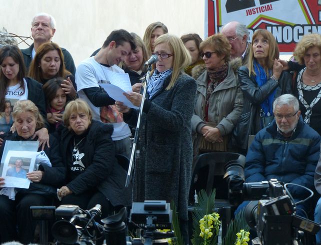 Todas las imágenes del emotivo acto que convocó a una multitud en Salta y Oroño