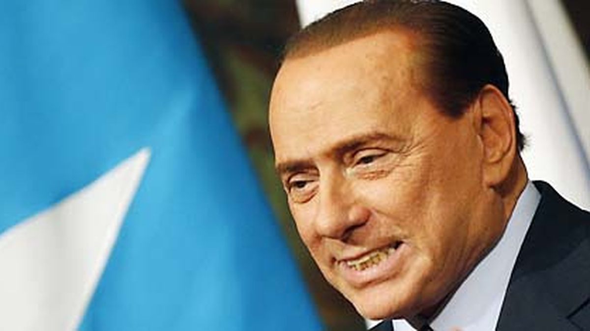 Los Escándalos De Berlusconi No Afectan A Su Coalición En Los Sondeos