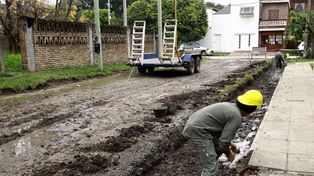 Con el aporte de vecinos y la U. Católica, se realiza otra cuadra de pavimento articulado